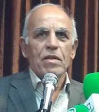 دانشجویان دامپزشکی باید پس از طی ۷۰ واحد درسی به دو گرایش دامپزشک و آبزی&zwnj;پزشک تقسیم شوند و آموزش&zwnj;های تخصصی در حوزه مبارزه با آفات آبزیان ببینند