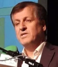 تعداد زیادی از کشتارگاه&zwnj;های دام کشور به صورت سنتی فعالیت می&zwnj;کنند که این وضعیت زیبنده کشور نیست