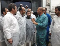مرغ&zwnj;های تولیدی کشتارگاه&zwnj;های مجهز به خط دو، با برند &laquo;ممتاز&raquo; عرضه خواهند شد/ مرغ&zwnj;های ممتاز تازه&zwnj;کشتار ۵ روز و مرغ&zwnj;های ممتاز منجمد ۱۵ ماه ماندگاری دارند (+تصاویر)