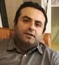در پی تصمیم اخیر وزیر جهاد کشاورزی مبنی بر ممنوعیت عرضه مرغ قطعه&zwnj;بندی بسته&zwnj;بندی، صدها دامپزشک بیکار شدند/ عقب&zwnj;گرد ۴۰ ساله در ارائه مرغ بهداشتی به مردم