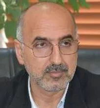 رشته دامپزشکی به مراتب بسیار سنگین&zwnj;تر، پرمسئولیت&zwnj;تر و مهم&zwnj;تر از رشته پزشکی و سایر رشته&zwnj;ها است/ دامپزشکان حق دارند به حداقل رفاه نسبی دست یابند