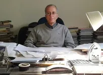 متاسفانه دانشجویان ایرانی به منابع انگلیسی بی&zwnj;توجه&zwnj;اند و ترجیح می&zwnj;دهند از نُت&zwnj;ها و یادداشت&zwnj;ها استفاده کنند