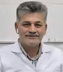 داروخانه&zwnj;های دامپزشکی کلینیسین&zwnj;ها را به رسمیت نمی&zwnj;شناسند؛ هم دارو می&zwnj;فروشند و هم طبابت می&zwnj;کنند!/ بسیاری از فارغ&zwnj;التحصیلان دامپزشکی حتی ابتدایی&zwnj;ترین مهارت&zwnj;های کار عملی را ندیده&zwnj;اند