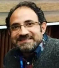 همه چیز درباره کارشناسی صدور پروانه&zwnj;های نظام دامپزشکی در گفت&zwnj;وگوی حکیم مهر با &laquo;دکتر نیما ضرغام&raquo; کارشناس صدور پروانه/ کارشناس اماکن دامی نمی&zwnj;تواند پروانه دیگری داشته باشد