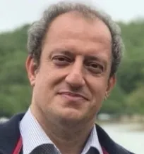 قرارداد مسئولین فنی بهداشتی باید از یک سال به پنج سال افزایش یابد/ مشکل رابطه داروخانه&zwnj;دار و کلینیسین ۲۵ سال دیگر هم حل نمی&zwnj;شود/ ورود اینتگریشن و کوتاهی دست داروخانه&zwnj;دار و کلینیسین