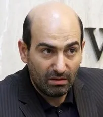 سگ&zwnj;های ولگرد مثل موش&zwnj;های فاضلاب می&zwnj;مانند و باید همه آنها را سراسر کشور بدون مسامحه کشت!