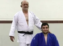 پسر بزرگم که دامپزشکی می&zwnj;خواند قهرمان جودوی آذربایجان است/ پسرهای من کارگری هم کرده&zwnj;اند