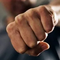 یکی از کارکنان دامپزشکی اسکو توسط مرغ&zwnj;فروش متخلف مورد ضرب و شتم قرار گرفت
