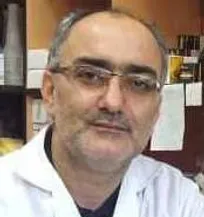 داروخانه&zwnj;داران جدید انتحاری کار می&zwnj;کنند و با ضربه زدن به همکاران، خودشان هم از بین می&zwnj;روند/ در بسیاری از شهرها تعداد داروخانه&zwnj;ها از تعداد کلینیک&zwnj;ها بیشتر است و این یعنی فاجعه