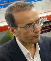 رئیس سازمان دامپزشکی کشور از برنامه&zwnj;ریزی برای توسعه مراکز دامپزشکی بخش خصوصی خبر داد