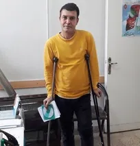 همکار واکسیناتور اداره دامپزشکی اسفراین از ناحیه زانو دچار مصدومیت شدید شد