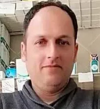 یک داروخانه دامپزشکی برای شروع کار حداقل نیاز به ۳ تا ۴ میلیارد تومان سرمایه دارد/ کاهش درآمد داروخانه&zwnj;های دامپزشکی، همکاران را مجبور کرده که مقداری پا را از قانون فراتر بگذارند